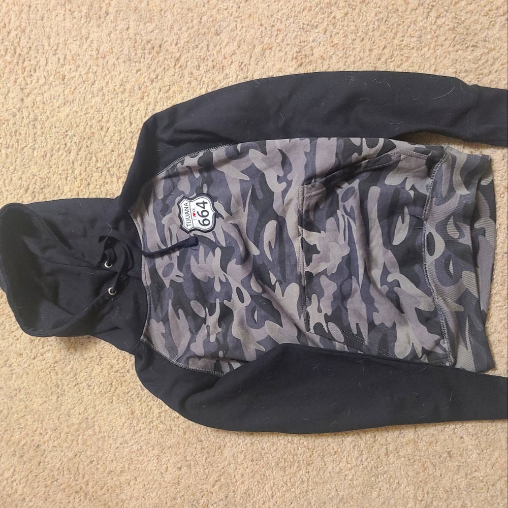 NWT I L❤️VE Tijuana 664 Hoodie Sweashirt unisex Small Gray Camo Kangaroo Pocket